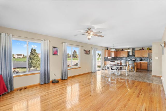 1514 Spring Oaks Drive, Joliet, IL 60431