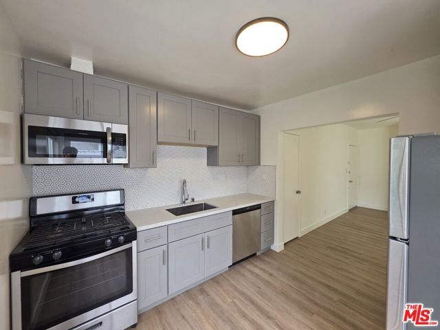 827 9th Street 7, Santa Monica, CA 90403