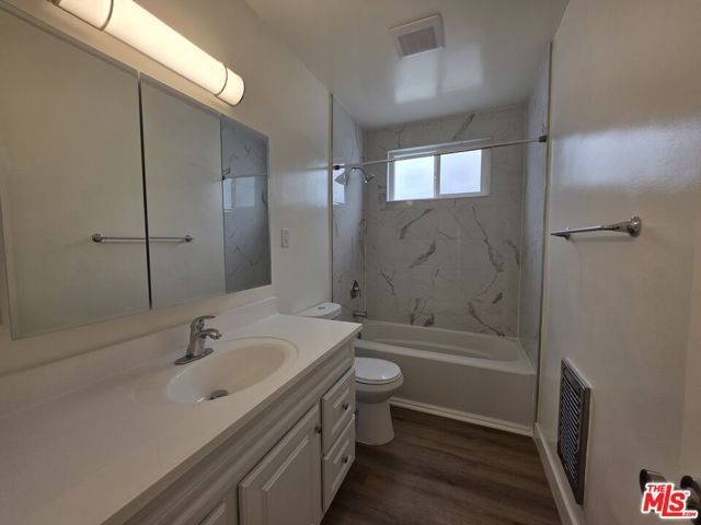 827 9th Street 7, Santa Monica, CA 90403