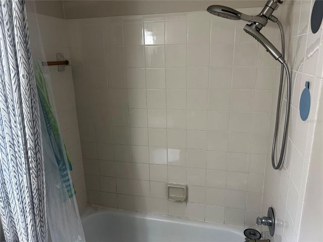 2118 FLETCHERS POINT CIRCLE, Tampa, FL 33613