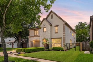 4817 Beech Street, Bellaire, TX 77401