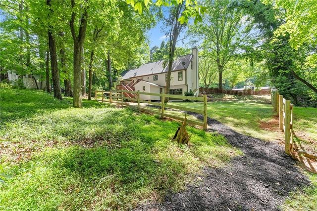 1476 W Lake Drive, Gainesville, GA 30501