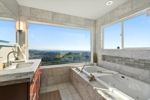 4308 View Crest Ct, Oakland, CA 94619