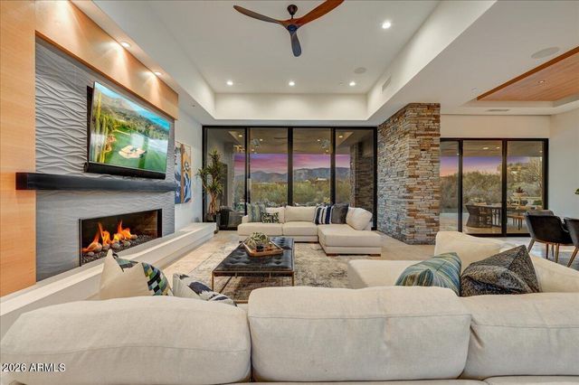 10332 E FILAREE Lane, Scottsdale, AZ 85262