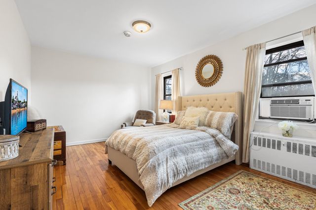 8 Lawrence Drive A, White Plains, NY 10603