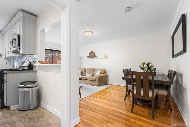 8 Lawrence Drive A, White Plains, NY 10603