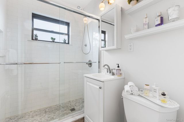 8 Lawrence Drive A, White Plains, NY 10603