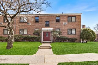 8 Lawrence Drive A, White Plains, NY 10603