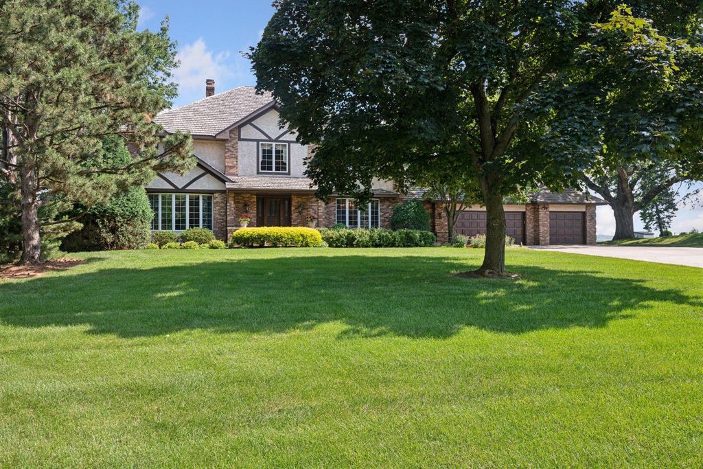 2511 W 112th Street, Bloomington, MN 55431