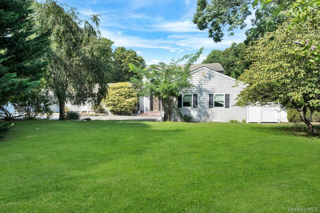 75 Whiskey Road, Coram, NY 11727