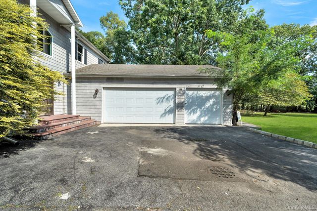 75 Whiskey Road, Coram, NY 11727
