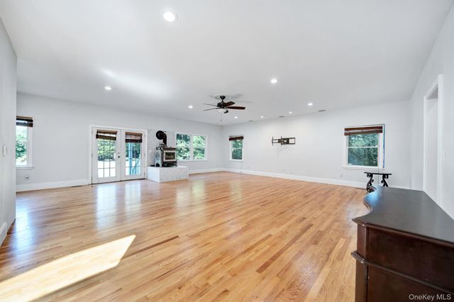 75 Whiskey Road, Coram, NY 11727