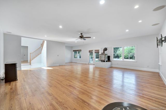 75 Whiskey Road, Coram, NY 11727