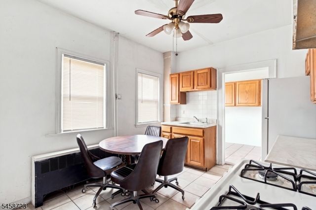3024 S Wood Ave, Linden City, NJ 07036