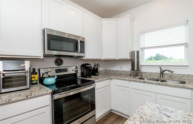 8008 Stacy Springs Boulevard, Charlestown, IN 47111