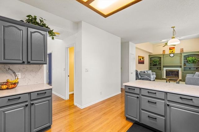 14304 Briarwood Lane, Urbandale, IA 50323
