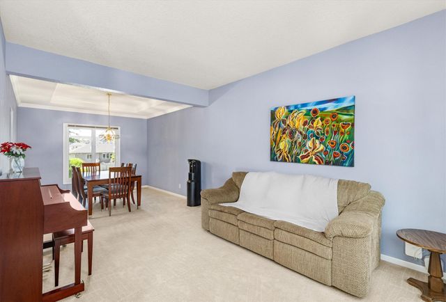 14304 Briarwood Lane, Urbandale, IA 50323