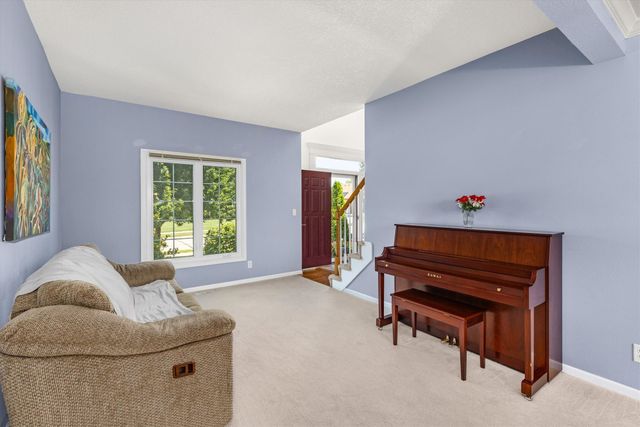 14304 Briarwood Lane, Urbandale, IA 50323