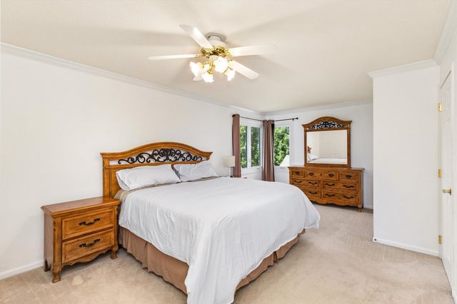 14304 Briarwood Lane, Urbandale, IA 50323