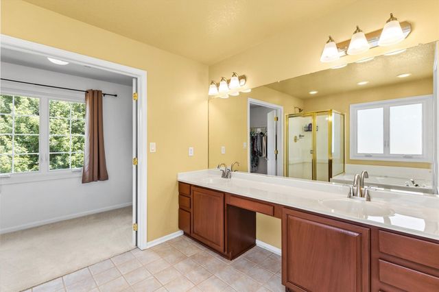 14304 Briarwood Lane, Urbandale, IA 50323