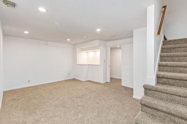 14304 Briarwood Lane, Urbandale, IA 50323