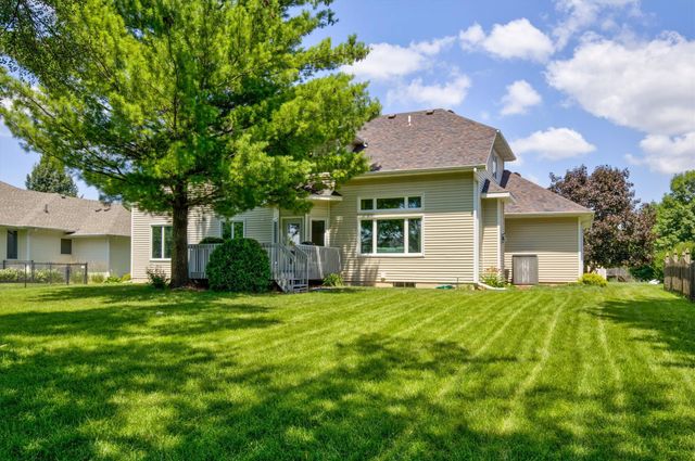 14304 Briarwood Lane, Urbandale, IA 50323