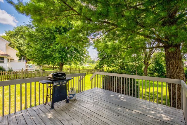 14304 Briarwood Lane, Urbandale, IA 50323