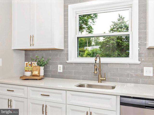 20017 GILBERT HILLS DR, Hagerstown, MD 21742