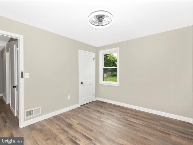 20017 GILBERT HILLS DR, Hagerstown, MD 21742