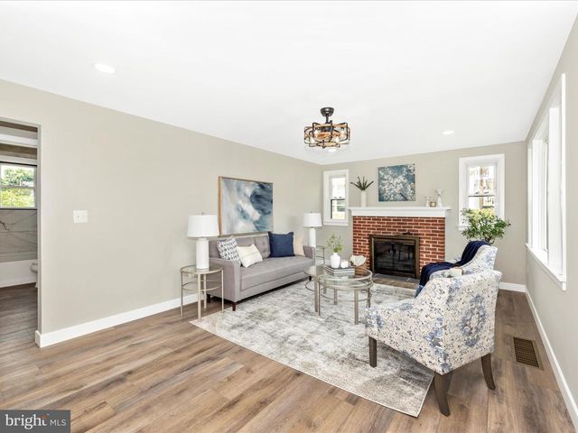 20017 GILBERT HILLS DR, Hagerstown, MD 21742