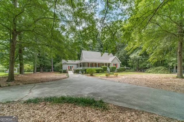 1804 Deer Ct, Monroe, GA 30656