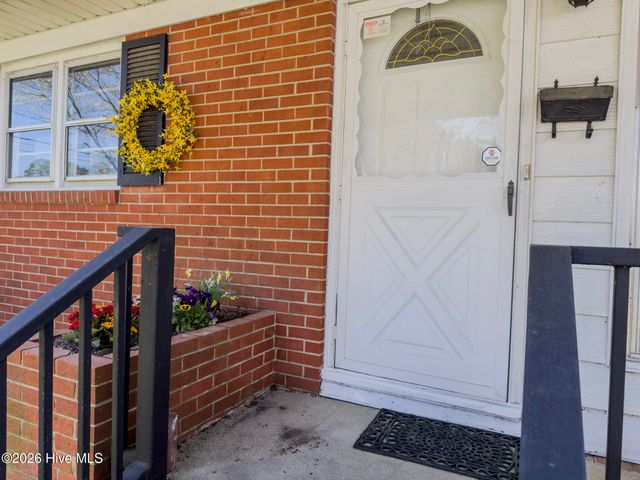 1108 E 10th Street, Lumberton, NC 28358