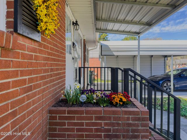 1108 E 10th Street, Lumberton, NC 28358