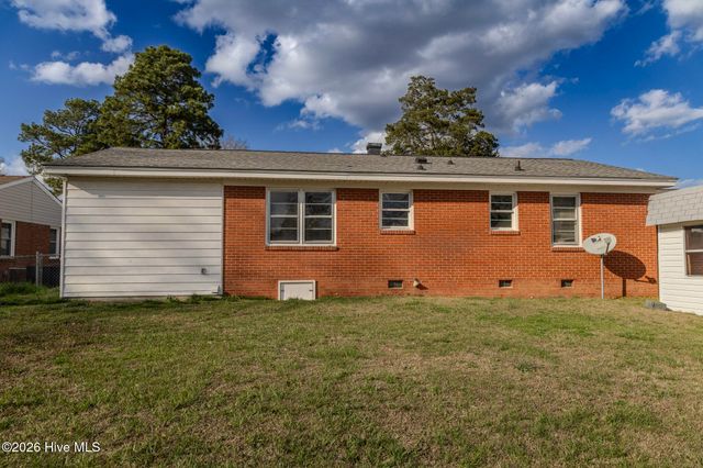 1108 E 10th Street, Lumberton, NC 28358