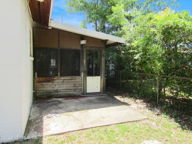 546 BAISDEN Road, Jacksonville, FL 32218