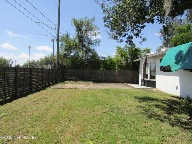 546 BAISDEN Road, Jacksonville, FL 32218