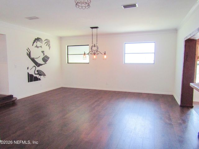 546 BAISDEN Road, Jacksonville, FL 32218