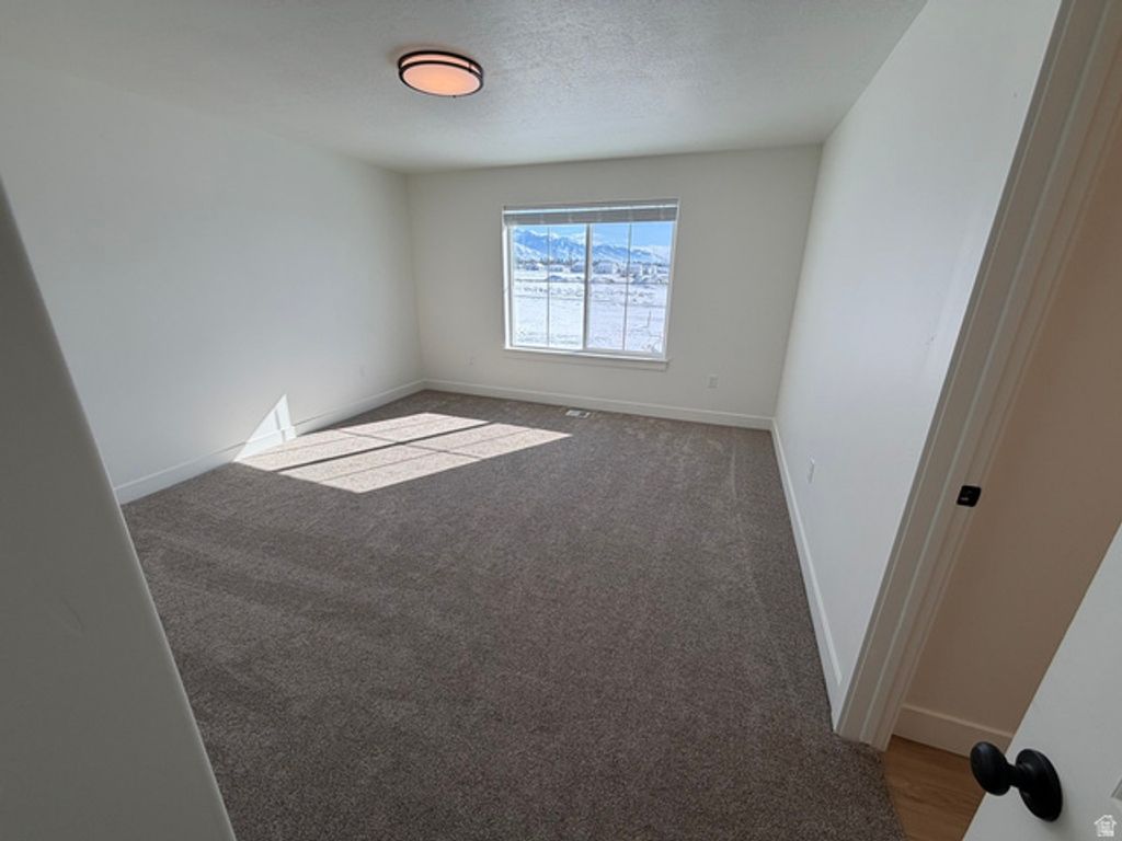 Image 15 of property listing at 669 N 280 W, Smithfield, UT 84335