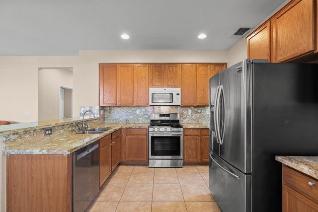 53 Argillite Ave, Lathrop, CA 95330