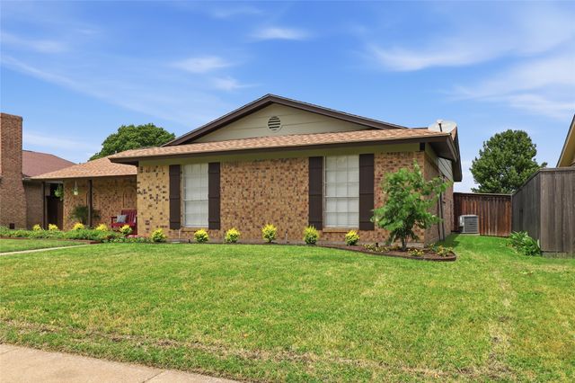 2137 Village Green Drive, Garland, TX 75044