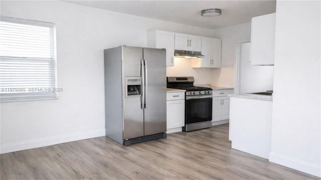 2135 Bay Dr 1, Miami Beach, FL 33141