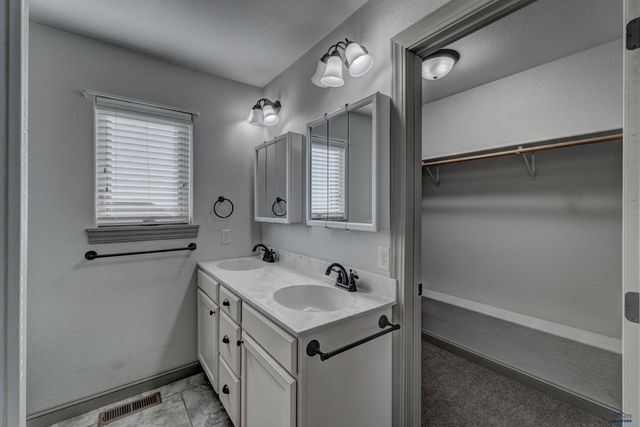 316 E BENGAL DR, Rapid City, SD 27701