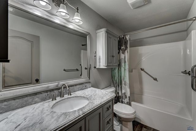 316 E BENGAL DR, Rapid City, SD 27701