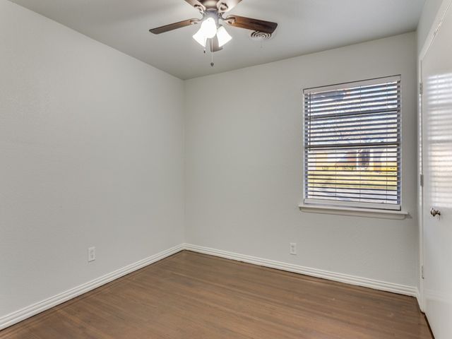 1404 Ravenwood Drive, Arlington, TX 76013