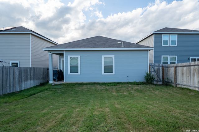 13522 Sunrise Mdw, St Hedwig, TX 78152
