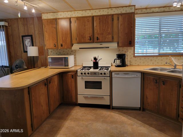 2460 E Main Street B6, Mesa, AZ 85213