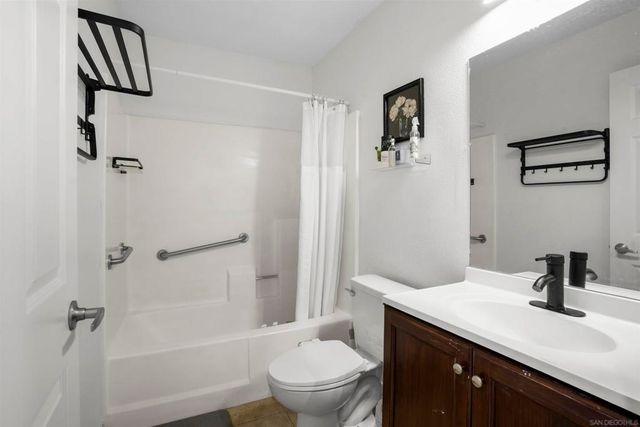 145 W El Norte 122, Escondido, CA 92026