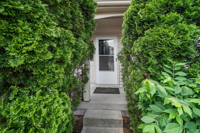 5398 Coral Berry Drive, 70D, Columbus, OH 43235
