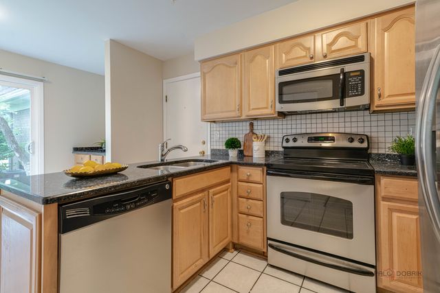 805 Garfield Avenue, Libertyville, IL 60048