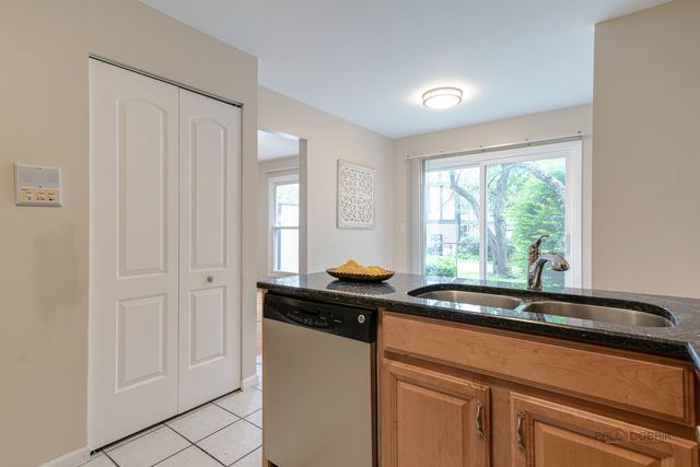 805 Garfield Avenue, Libertyville, IL 60048